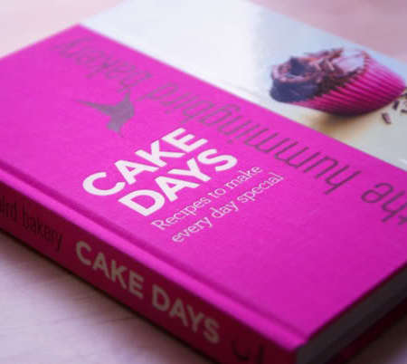 Reading: The Hummingbird Bakery – Cake Days