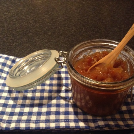 Cooking: Green Apple and Onion Chutney